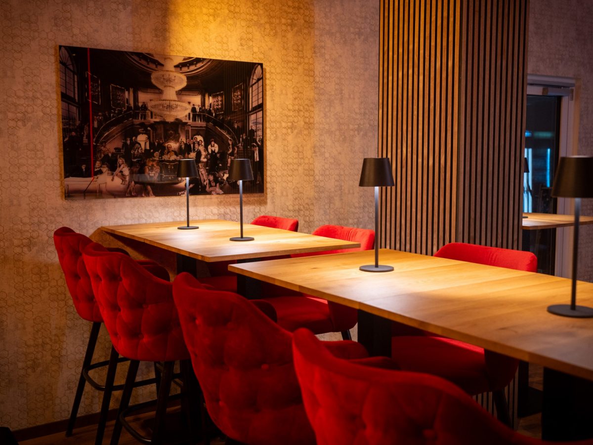 12 - MovieLounge-26